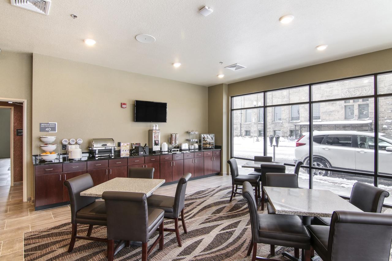Cobblestone Inn & Suites - Menomonie/Uw-Stout Экстерьер фото