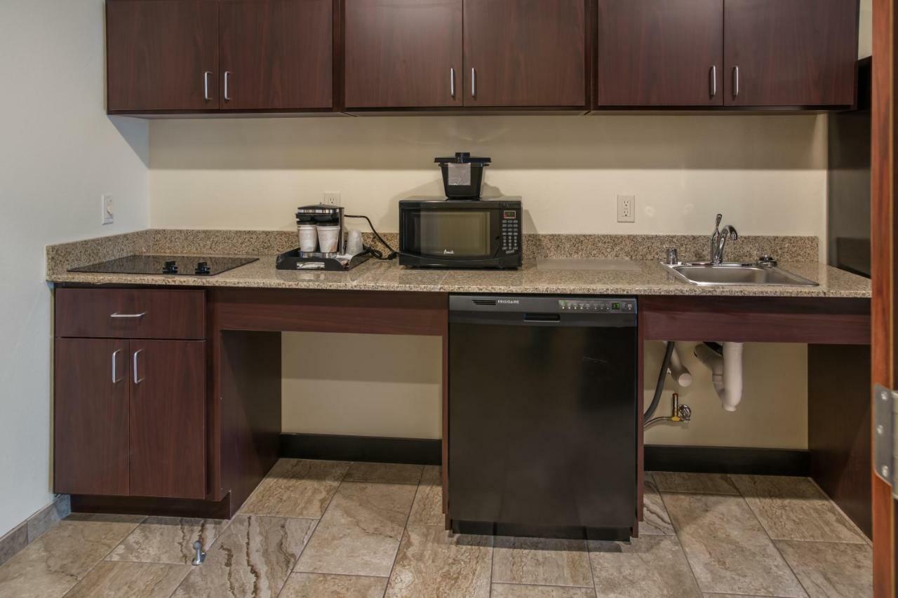 Cobblestone Inn & Suites - Menomonie/Uw-Stout Экстерьер фото